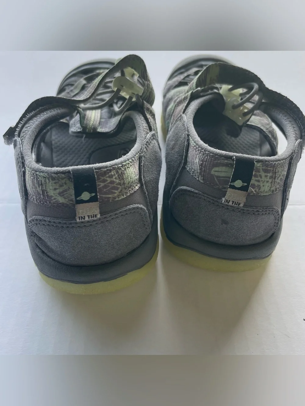 KEEN Newport H2 Grey Sandals Youth 7 / Fits Adult Women Size 8.5 9